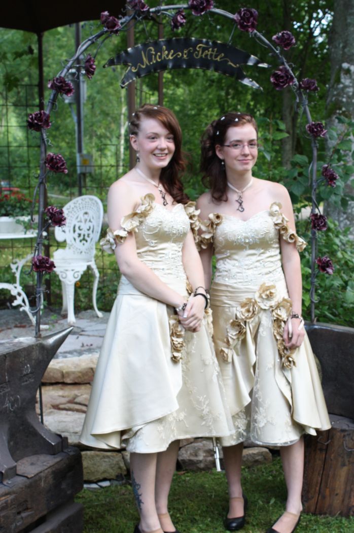 Våra vackra döttrar, Ronja och Petronella.

Foto:Anna Svensson